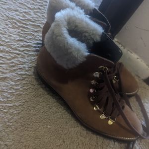 Women's lace-up boots